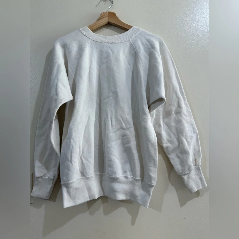 ULTRA SWEATS. Vintage White Crewneck Sweatshirt with Bat Graphic and Yellow